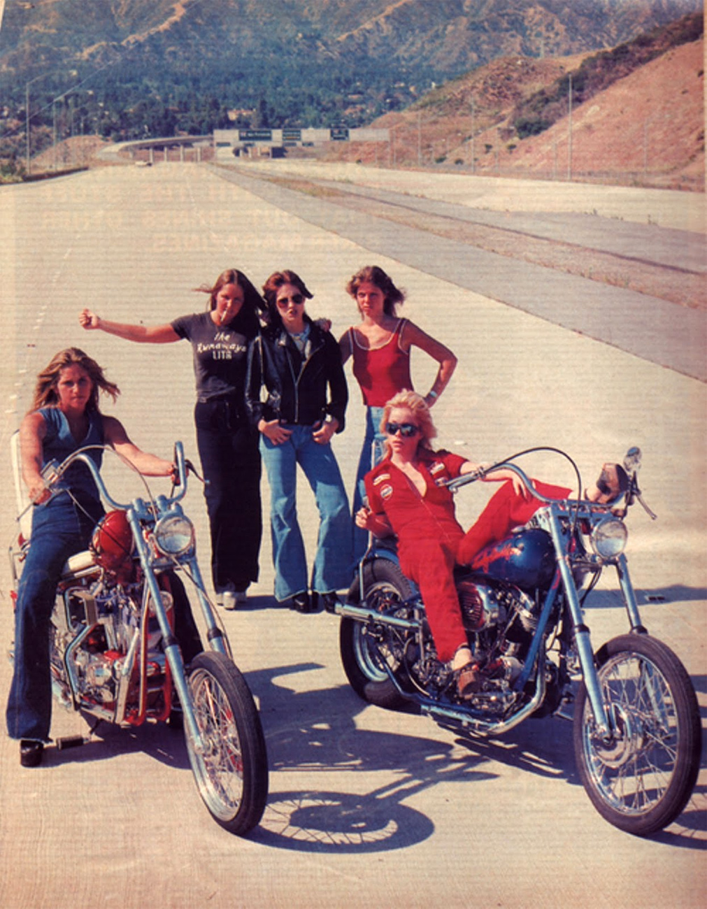 70s-moto-women-biker-girls-freeway